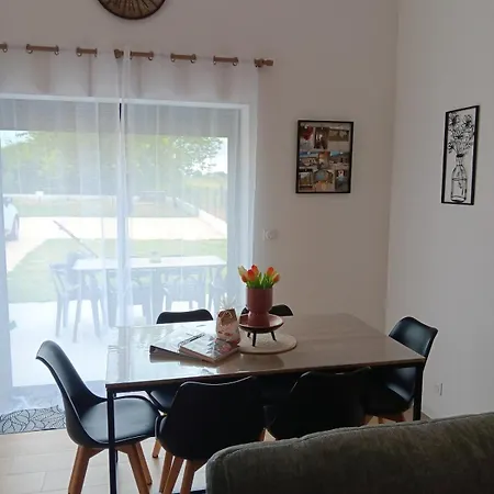 Lägenhet L'escale Familiale Le Cosy Pour 6 Personnes Neuville-du-Poitou