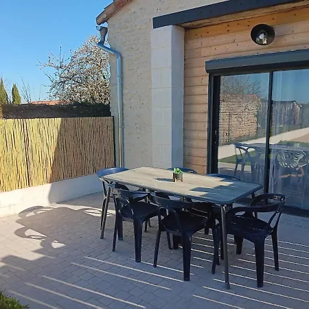 L'escale Familiale Le Cosy Pour 6 Personnes Neuville-du-Poitou
