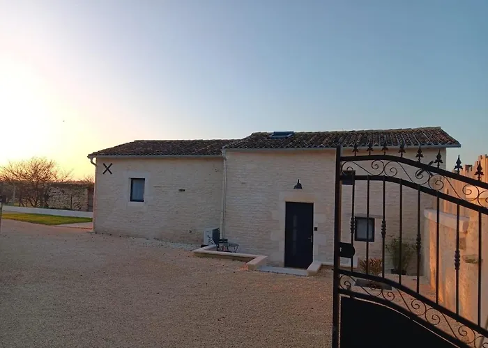 L'escale Familiale Le Cosy Pour 6 Personnes * Neuville-de-Poitou